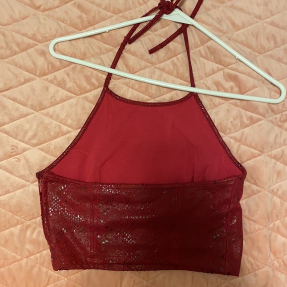 Guess backless halter top - Picture 2 of 3
